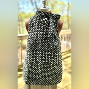 Adorable Houndstooth Design Tunic Top W/ Attached Scarf NWOT
